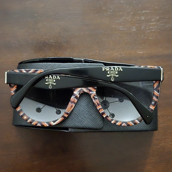 Prada Black Women's Sunglasses - Picture 3 of 7